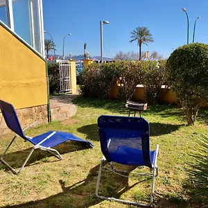 Amb Jardi A La Platja D'empuriabrava , Ampuriabrava España